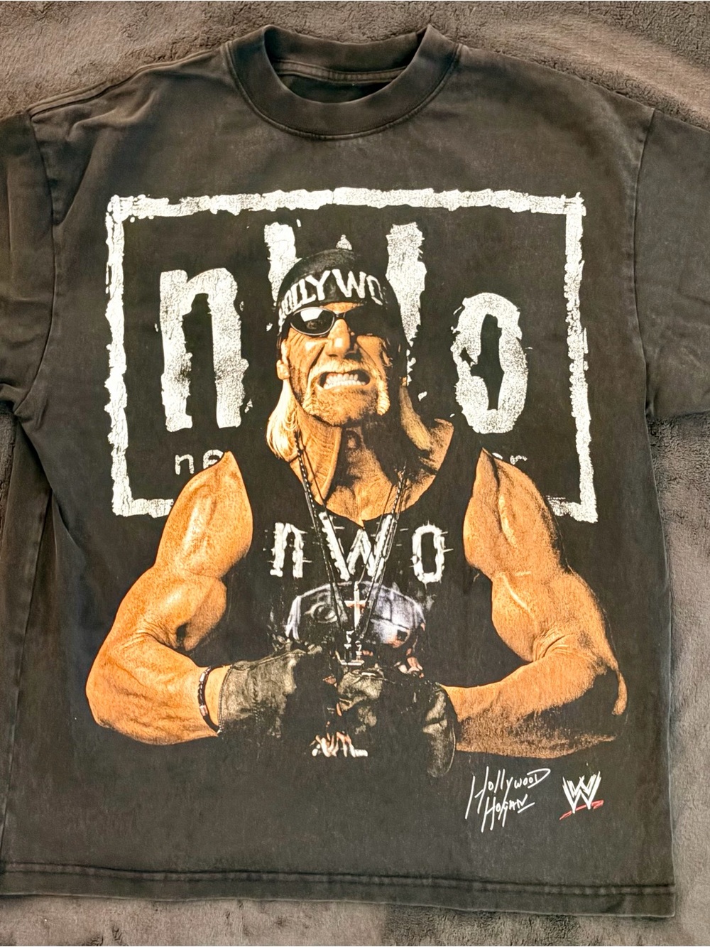 WWE NWO Hollywood Hulk Hogan Men’s Faded Black T-Shirt Small Wrestling WWF WCW